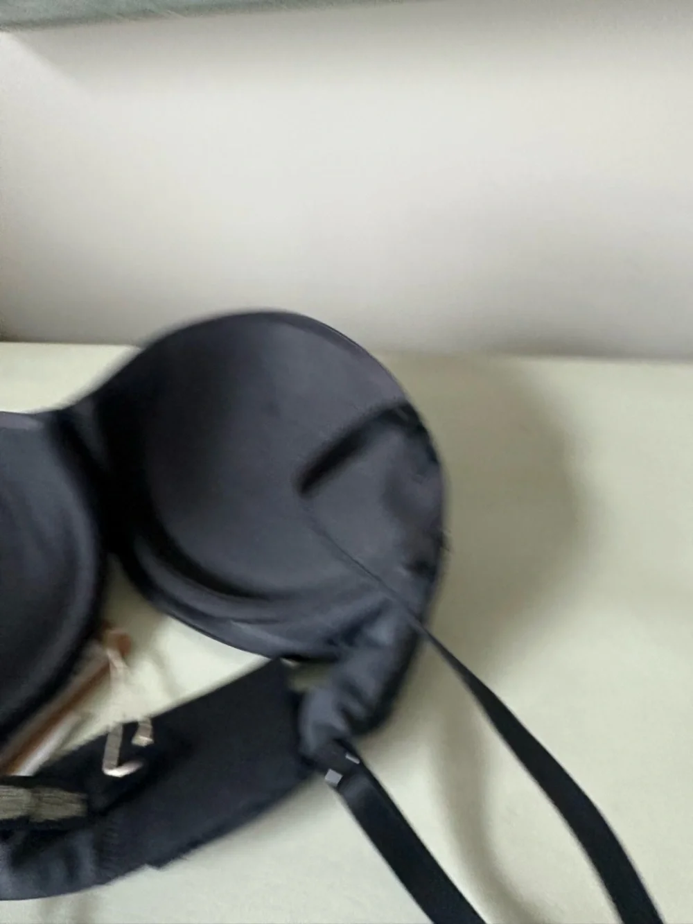Skims ultimate push up strapless bra black 32D - Picture 3 of 8